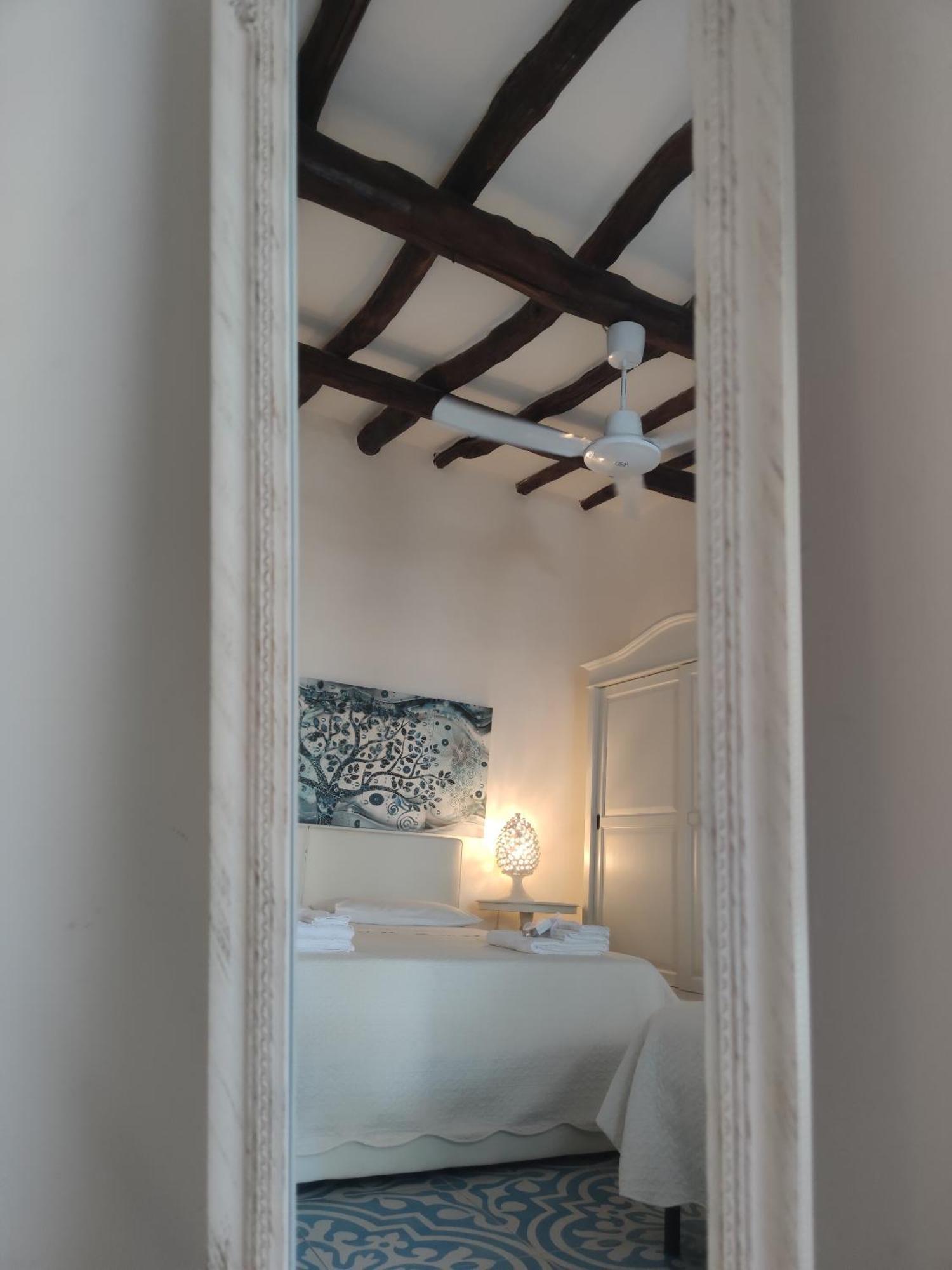 Halgoduria Hotel Santa Marina Salina Bilik gambar